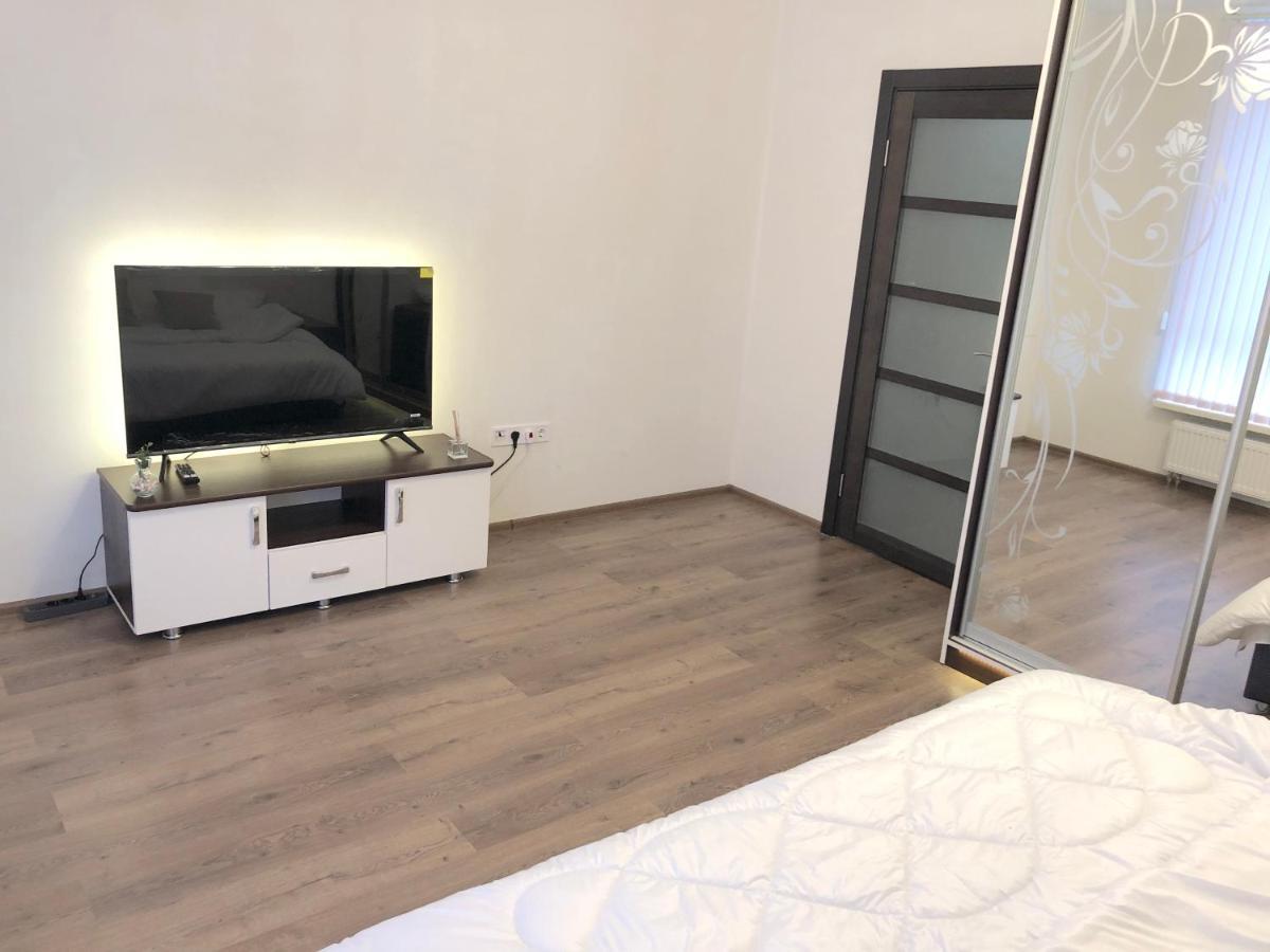 Жд Вокзал Пр Победы 67-В Метро Нивки Парк Шулявка Apartment Kiev Luaran gambar